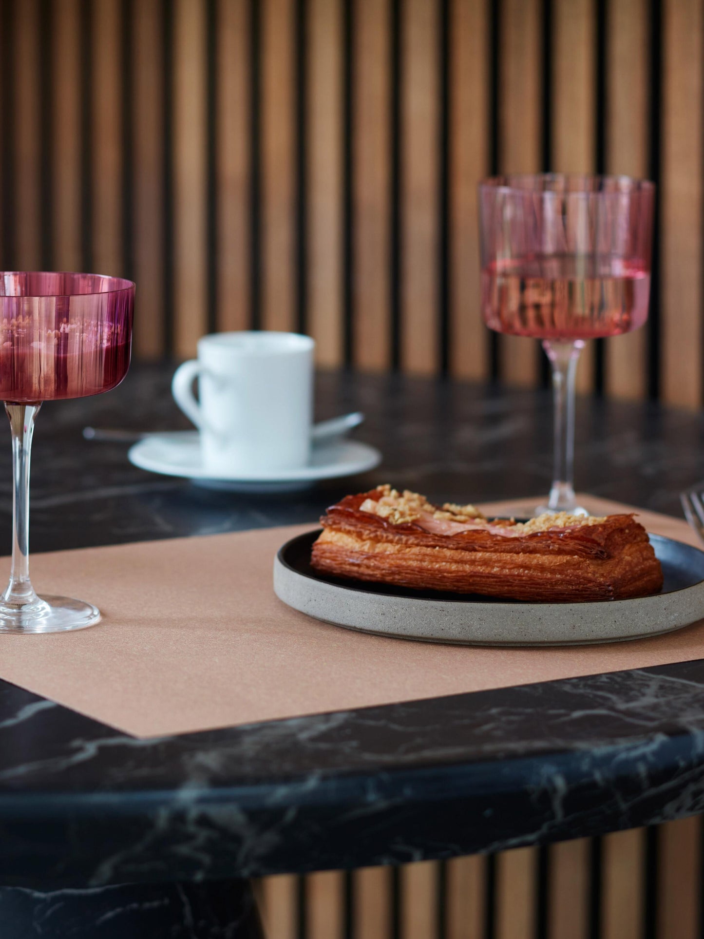 Garnet Wine Glass Set