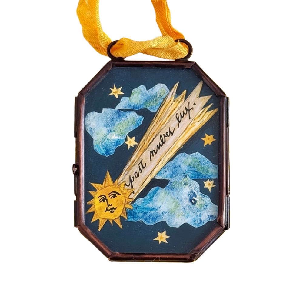 Post Nubes Locket Ornament by Maris Mirum